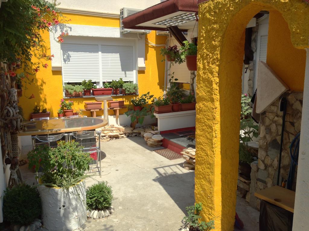 Guesthouse 7Even Mostar Exterior foto